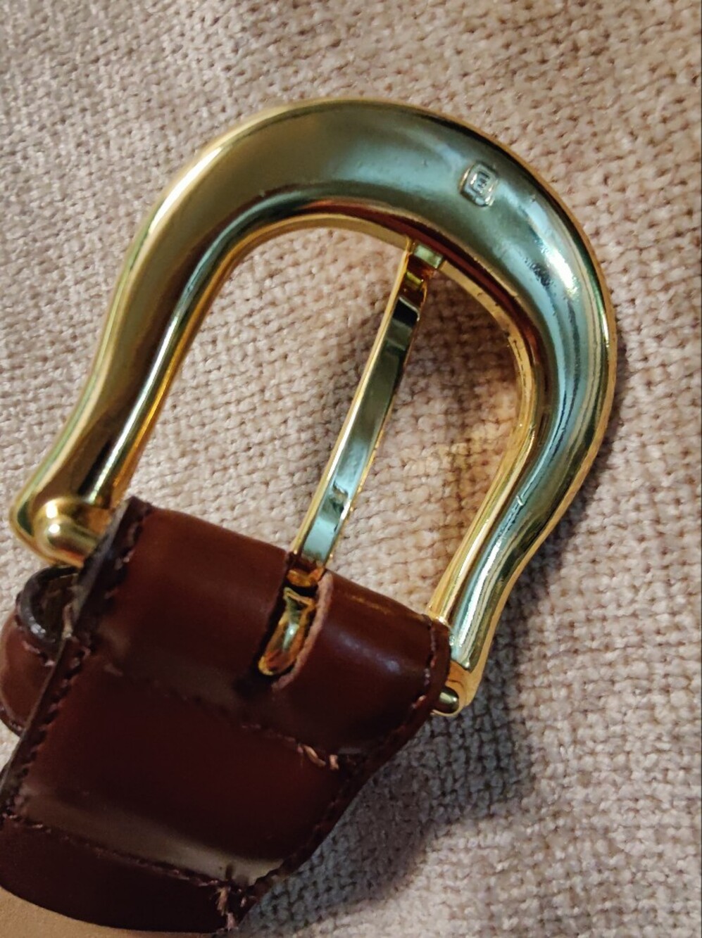 Vintage Avignon Brown Leather Belt with Gold Buckle, Fit 28" - 32" - Picture 3 of 13